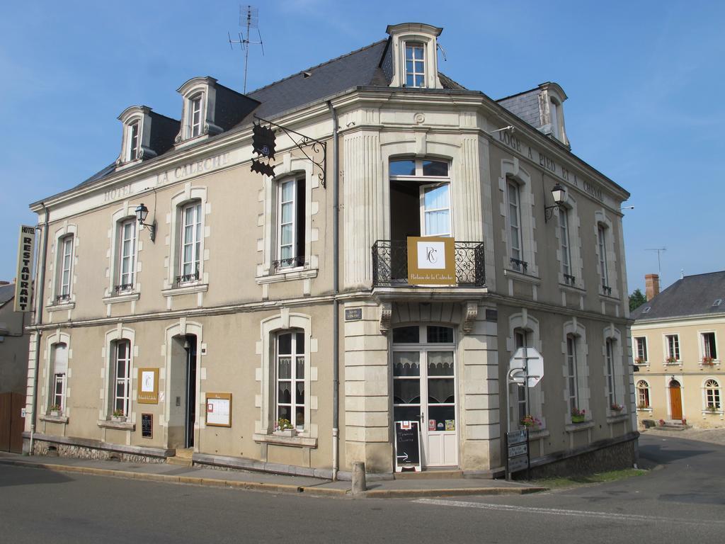 Отель Le Relais De La Caleche Saint-Denis-d'Anjou Экстерьер фото